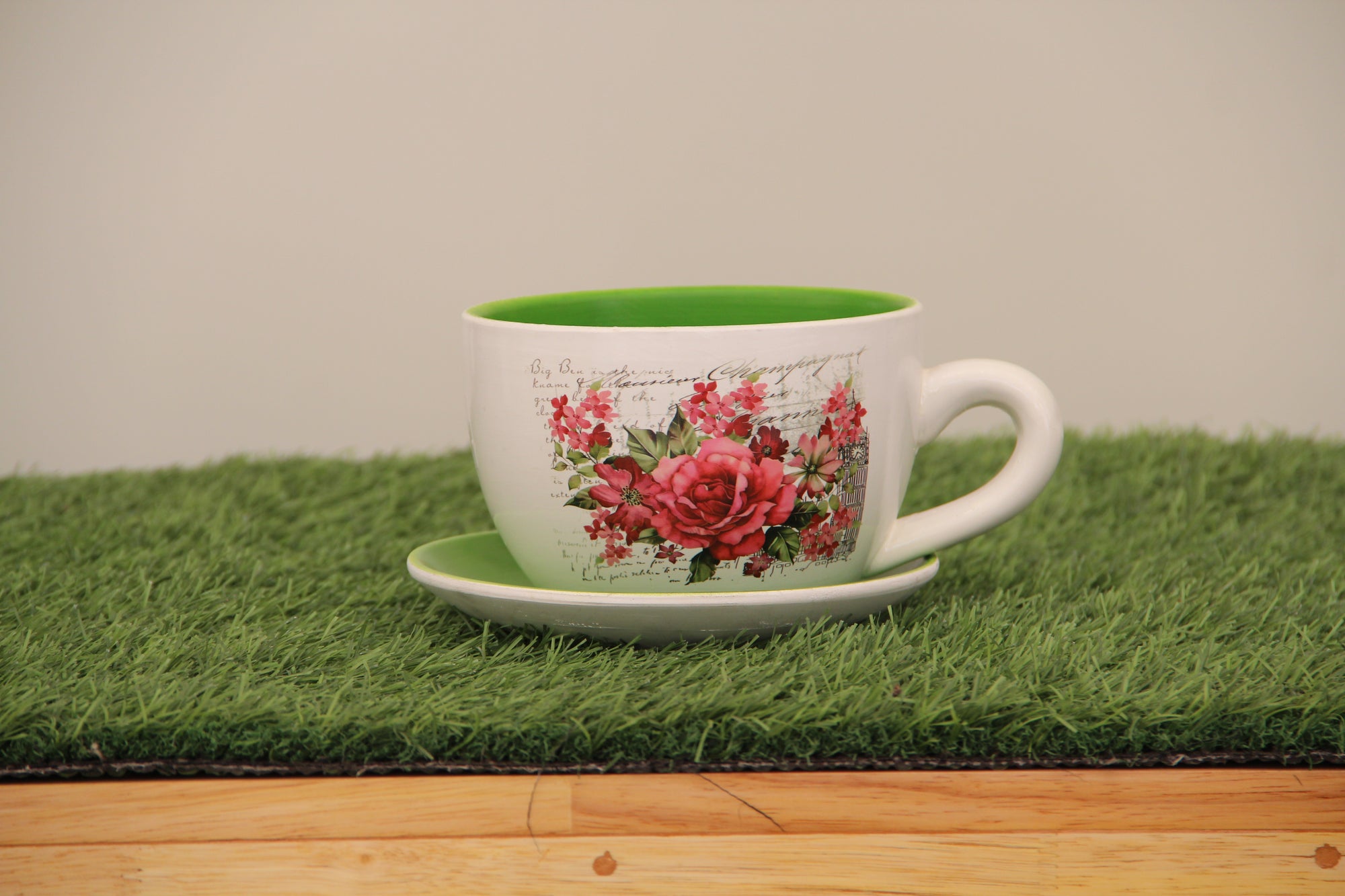 Ceramic Tea Cup & Soucer Type Pot (4.3x5.9 Inches)