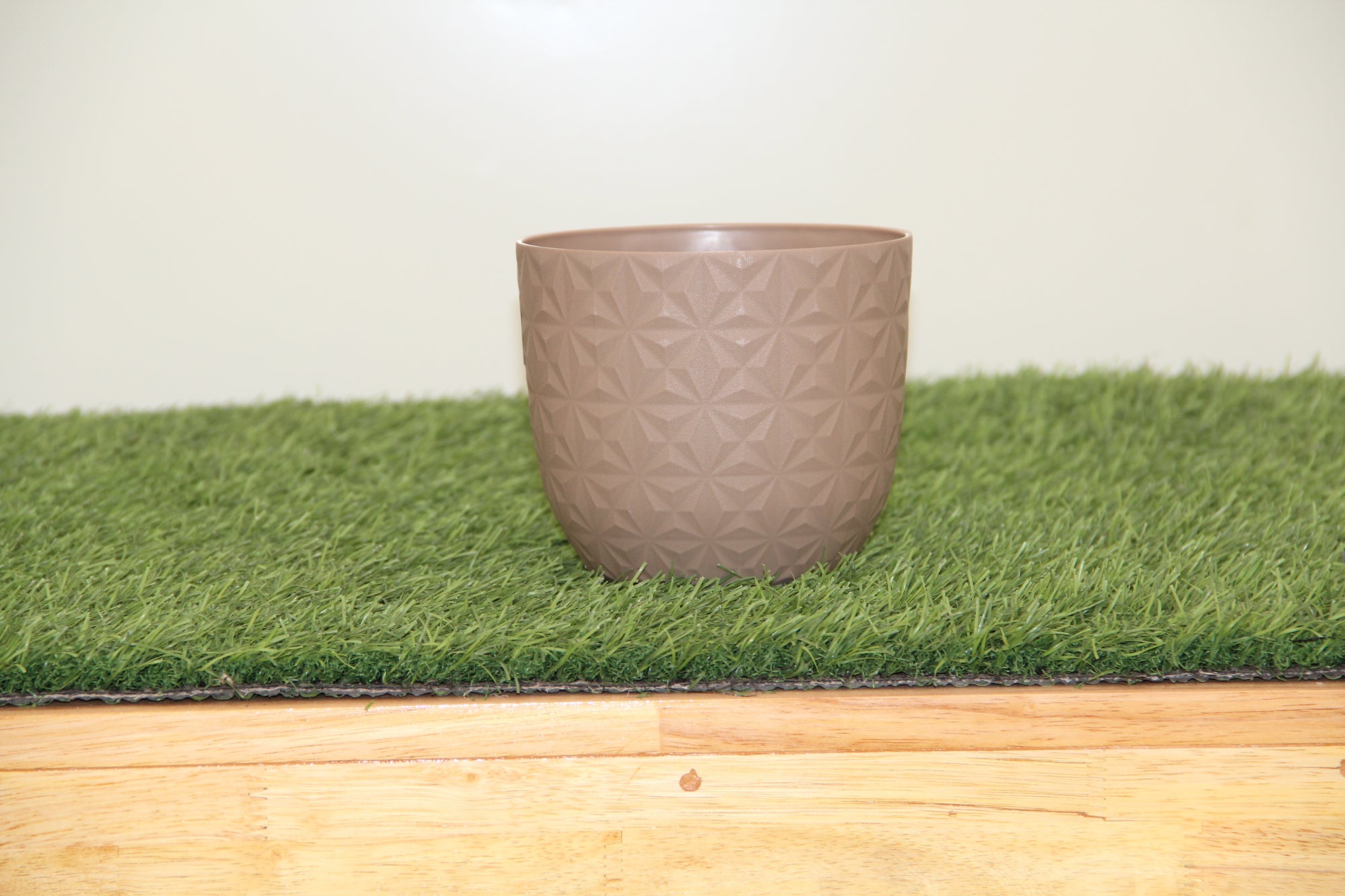 Plastic Round Pot Veron Diamond 17 Blue (11x10 Inches)